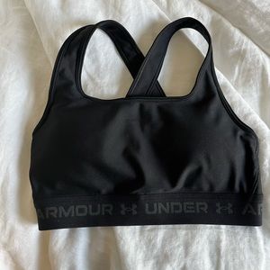 NWT Under Armour Black Sports Bra - Size Small